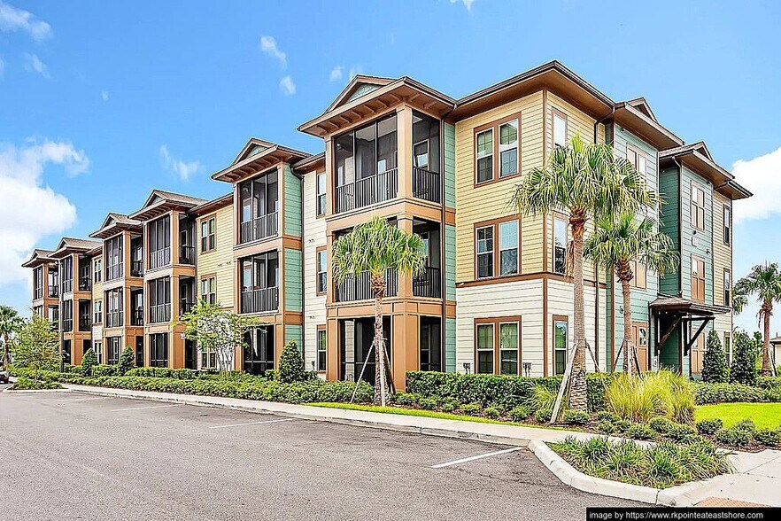 Building Photo - 2423 Areca Palm Dr