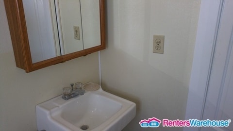 Building Photo - 224 S Park St