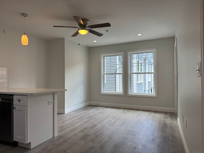 Building Photo - 1085 Whalley Ave