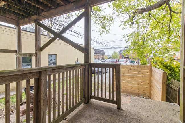 Building Photo - 328 W Front St