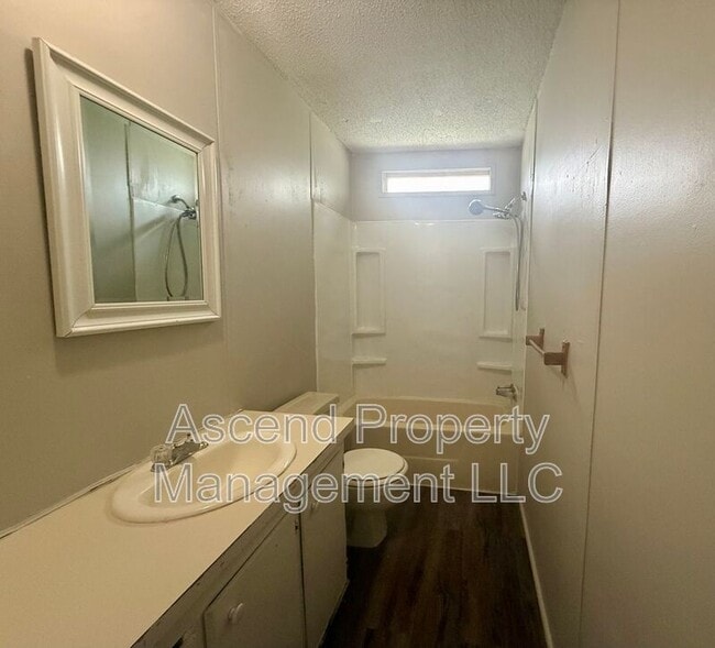 Building Photo - 8903 Nelson Rd