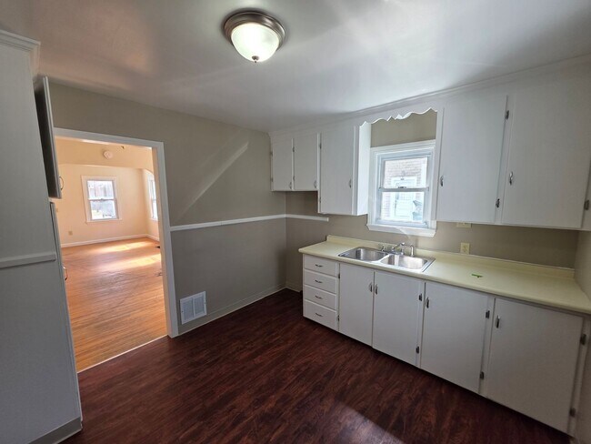 Building Photo - Cute 3 Bedroom Single Family Available Soon Greece Schools