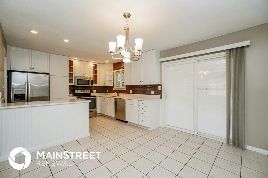 Building Photo - 171 Parkview Dr