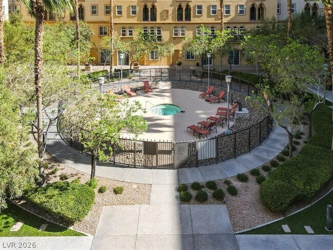 Building Photo - 2405 W Serene Ave