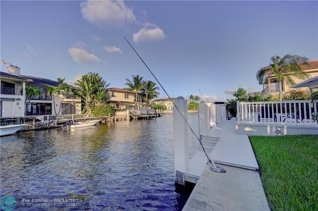 Building Photo - 681 Marine Dr