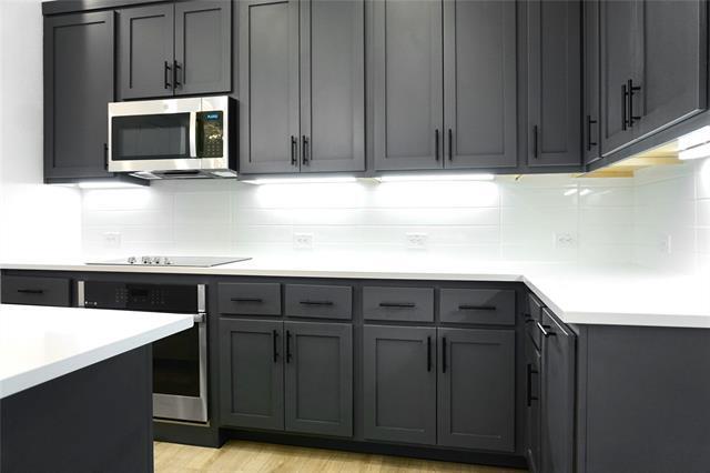 Building Photo - 631 Redwood Wy