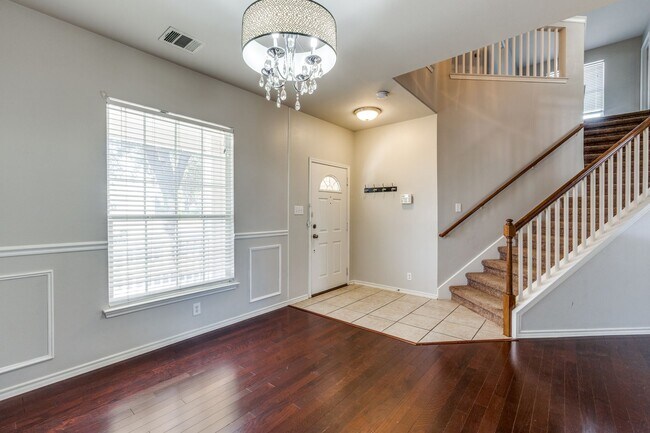 Building Photo - 3-BEDROOM HOME IN GATED COMMUNITY