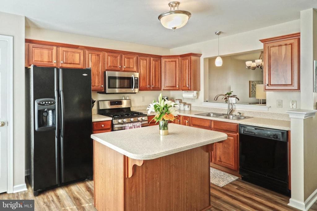 Kitchen - 2723 Foxshire Dr