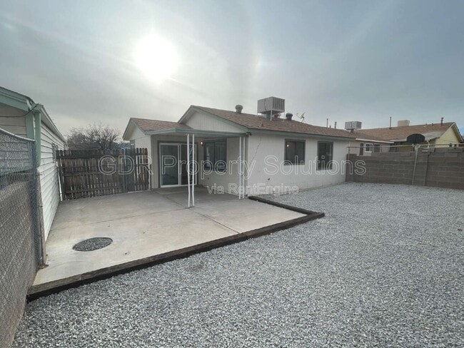 Building Photo - 4733 Platinum Dr NE