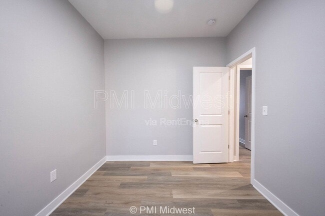 Building Photo - 2845 N Talbott St