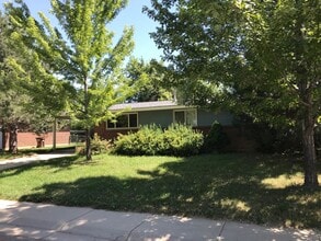 Building Photo - 3 Bed 1 Bath Ranch Home in Martin Acres!  Large Backyard!