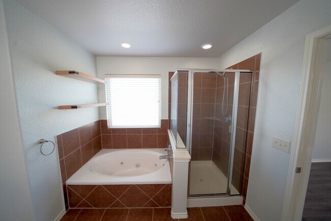 Building Photo - Great 4 Bedroom Home Now Available in Cibo...
