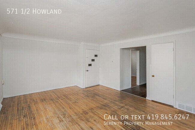 Building Photo - 571 1/2 Howland-