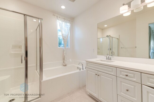 Building Photo - 3250 E Yountville Dr