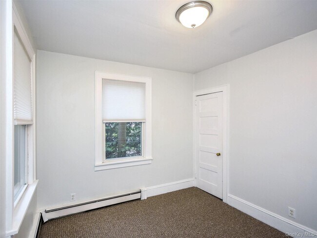 Building Photo - 67 Glenlawn Ave