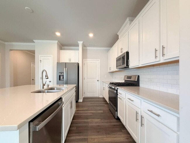 Building Photo - 400 Hazy Hls Ln