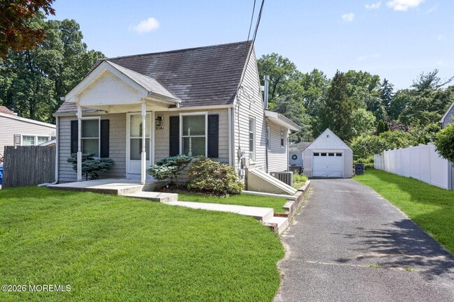 Building Photo - 804 Nutswamp Rd