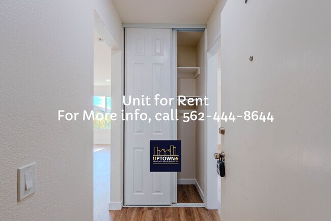 Building Photo - Breed