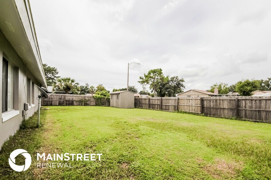 Building Photo - 713 E Flag Way