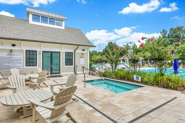 Building Photo - 145 Binscombe Ln