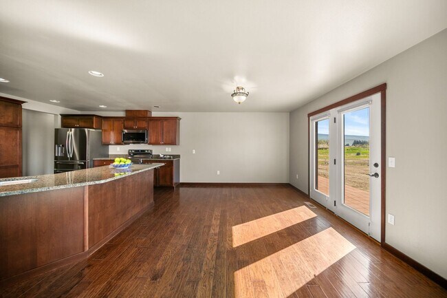 Building Photo - 229 Sun Valley Dr