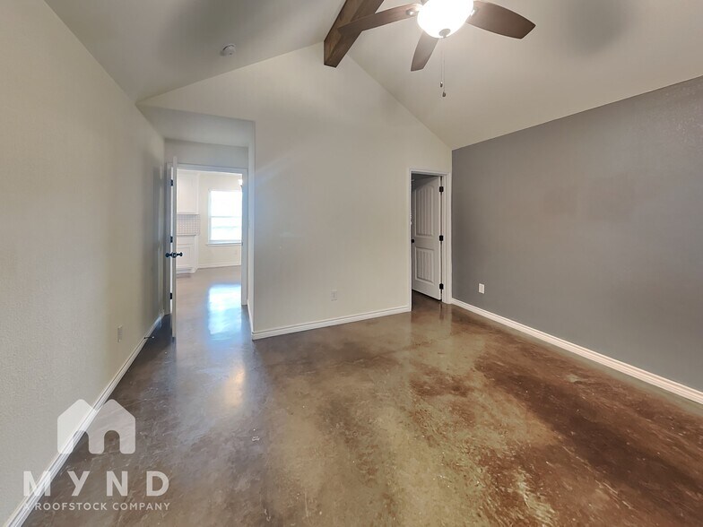 Building Photo - 2715 San Gabriel Dr