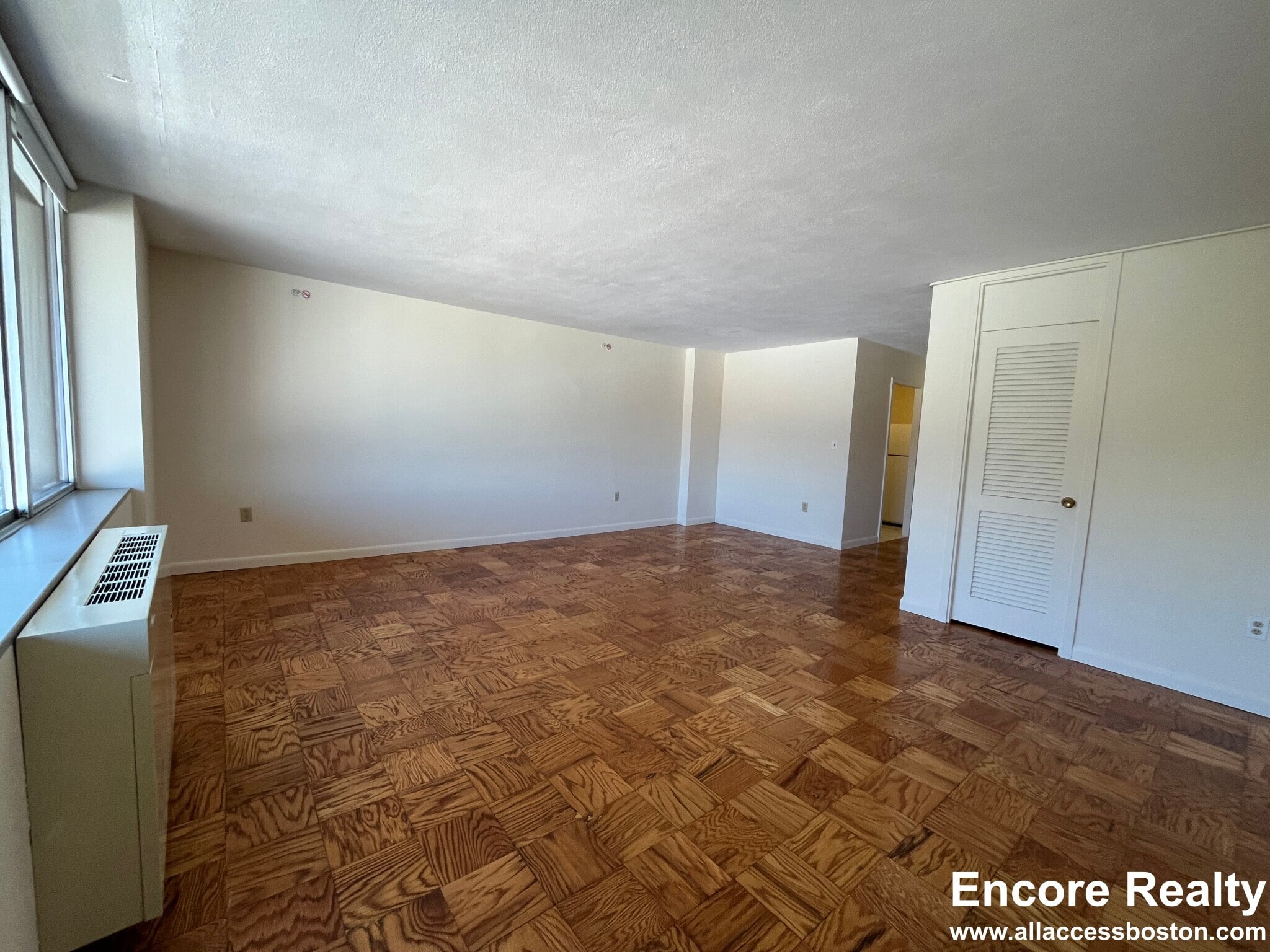 Building Photo - 16 Monmouth Ct