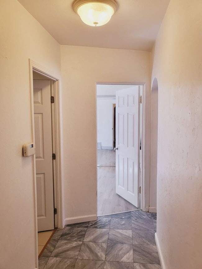 Building Photo - Charming Single Family Home