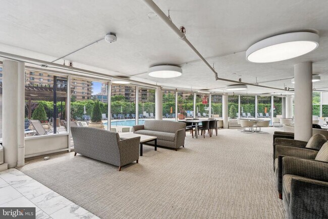 Building Photo - 8340 Greensboro Dr