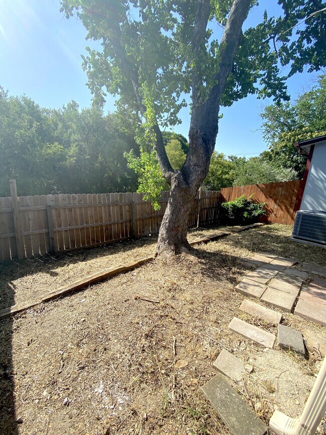 Building Photo - 8531 Stonebridge