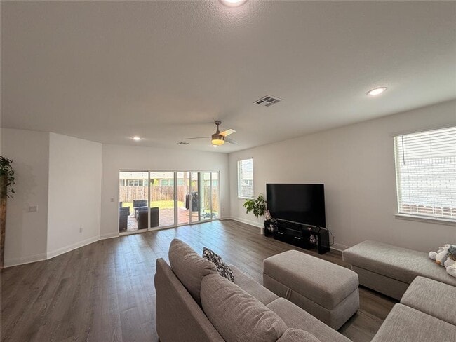 Building Photo - 18017 Stefano Dr