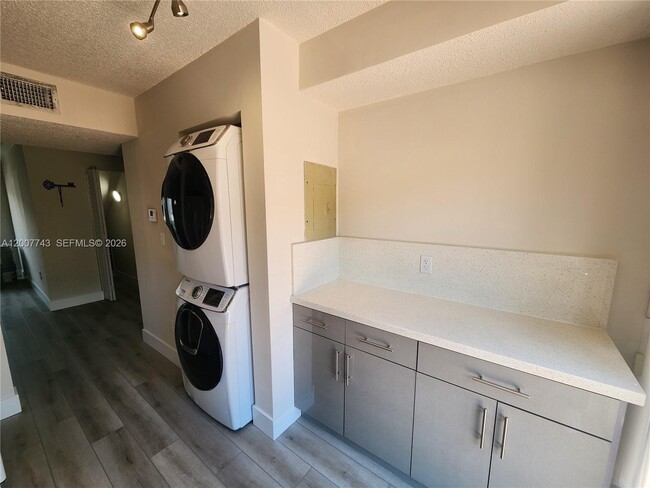 Building Photo - 15250 SW 80th St