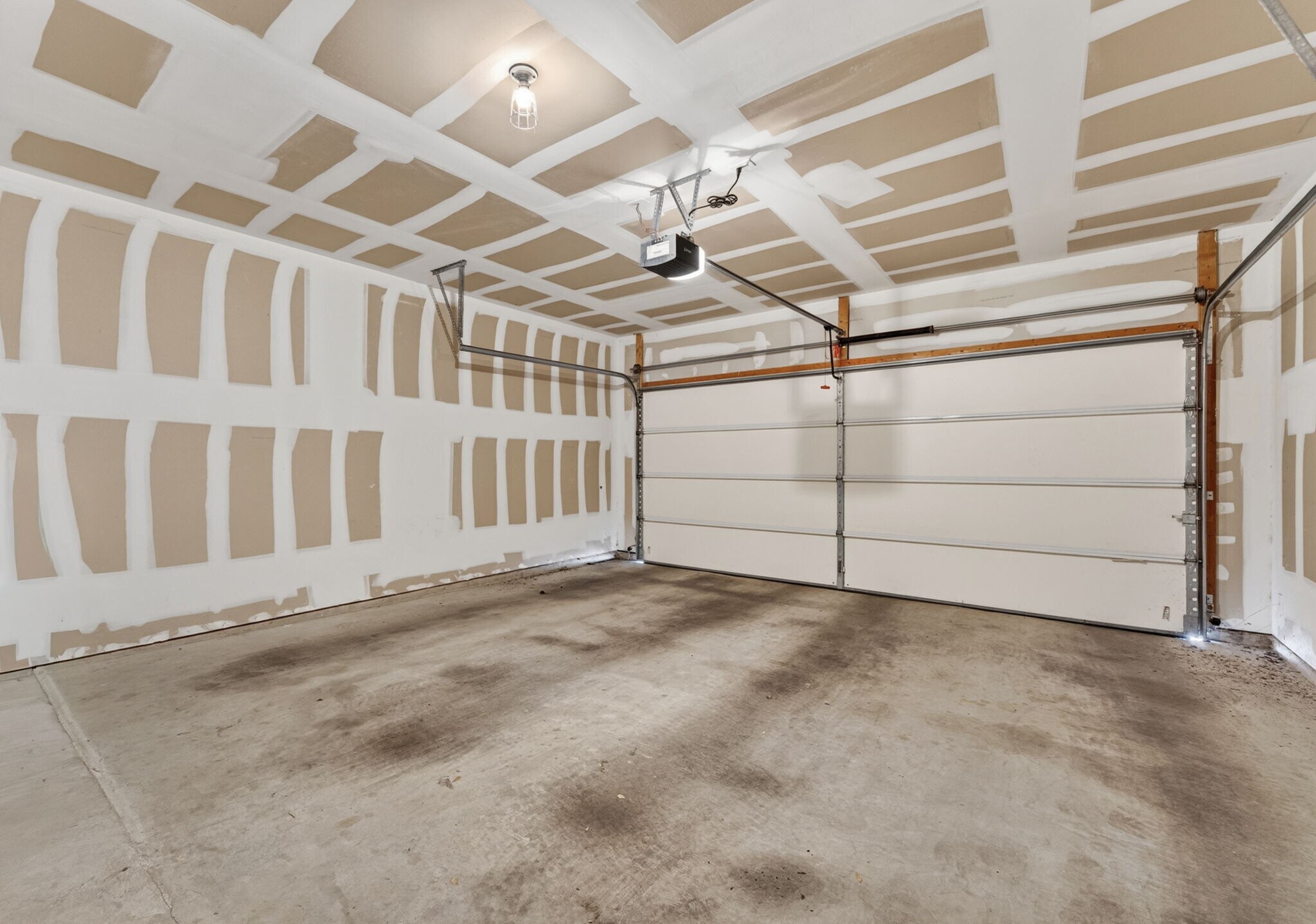 Building Photo - 516 E Slaughter Ln