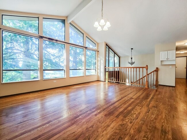 Building Photo - Charming 4-Bedroom Home with Bonus Rooms &...