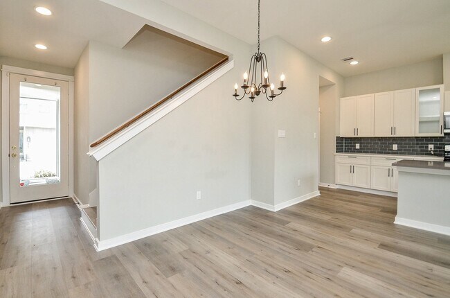 Building Photo - 6708 Parker Grv Ln