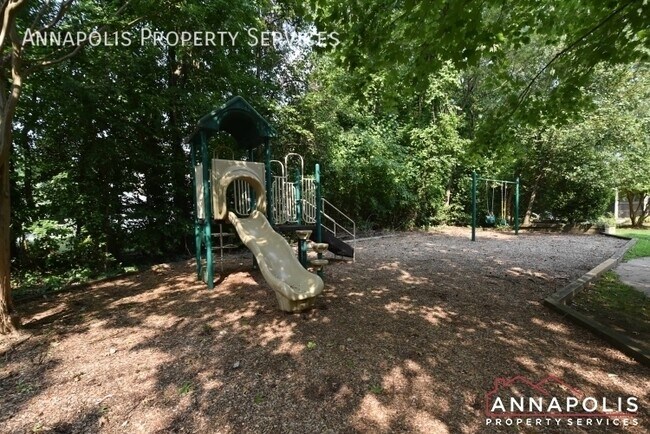 Building Photo - 3144 Stonehenge Dr