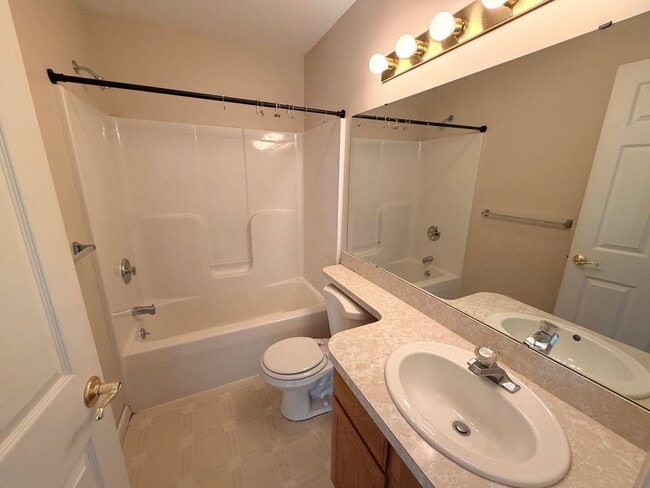 Building Photo - Ranch, 2-bed, 2 bath