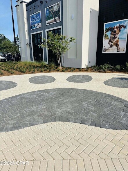 Building Photo - 8958 Parrot Pl