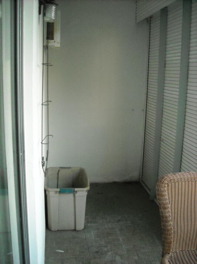 Building Photo - 358 Chatham R