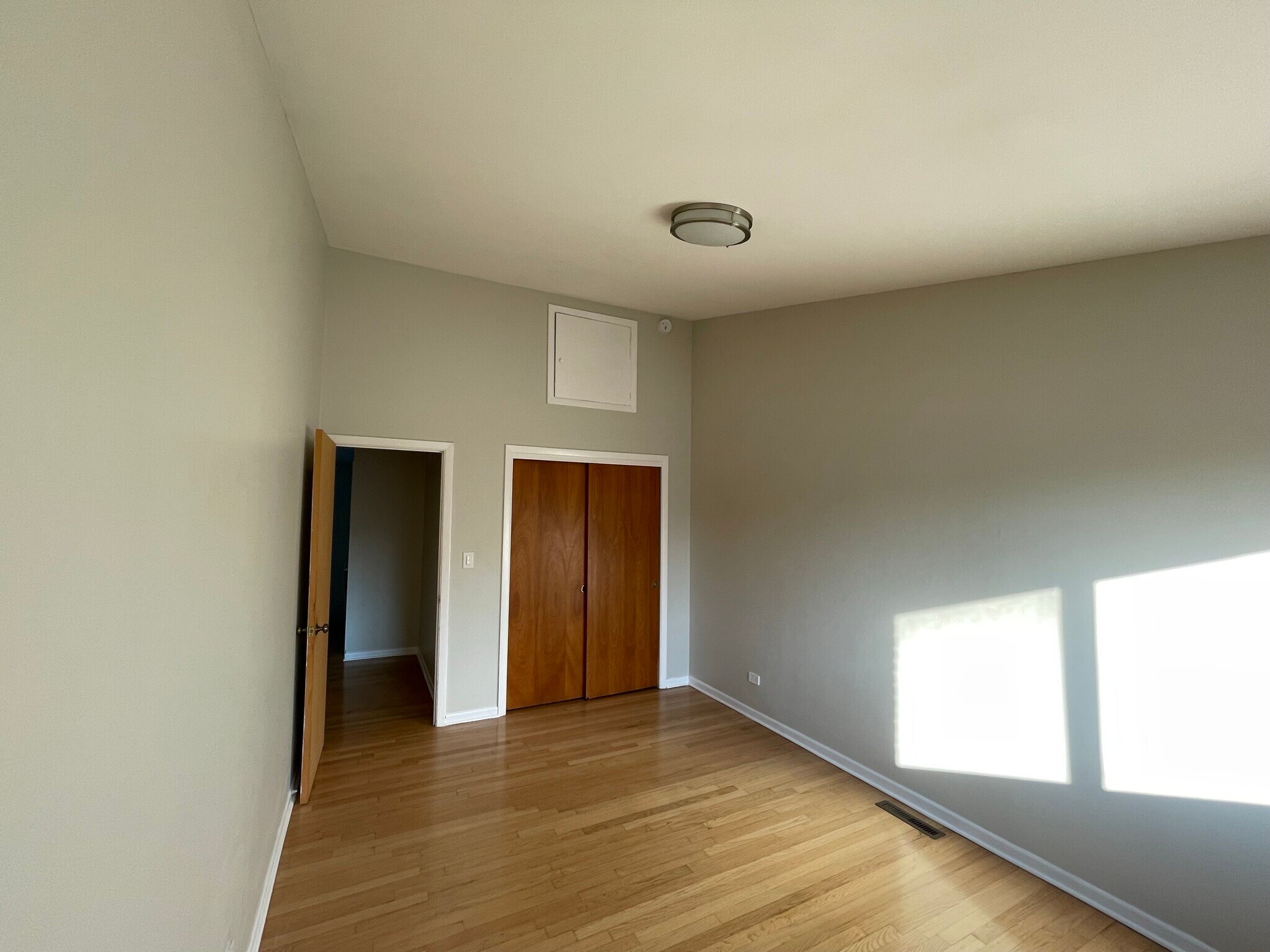 Building Photo - 725 Hibbard Rd