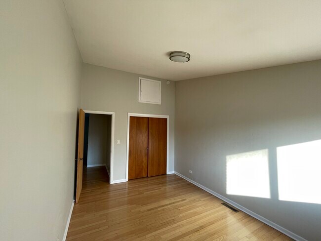 Building Photo - 725 Hibbard Rd