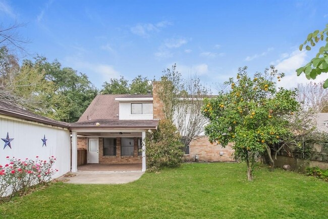 Building Photo - 21419 Park Willow Dr