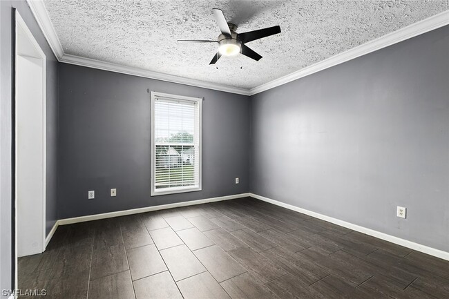 Building Photo - 406 Leawood Cir