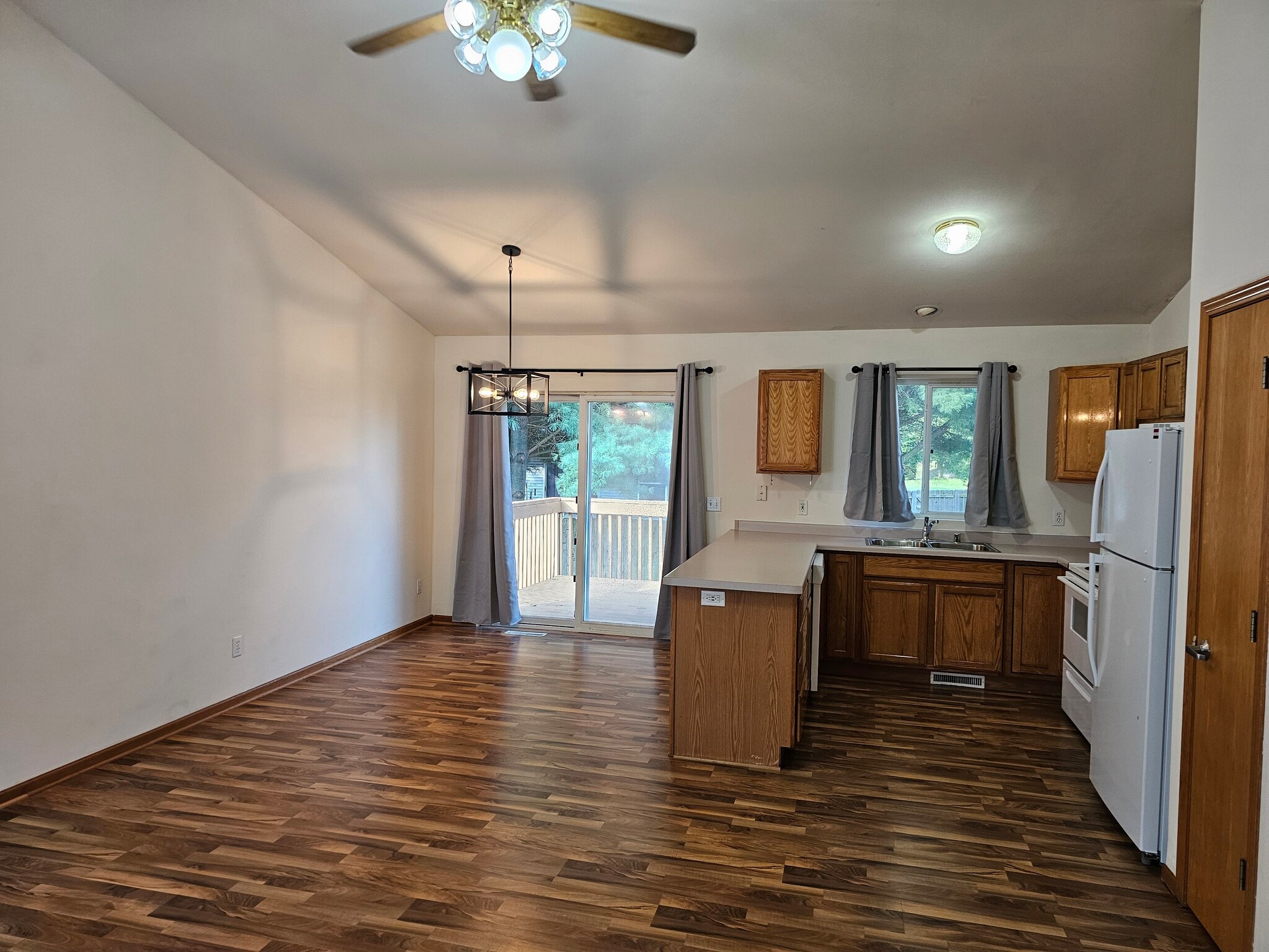 Dining Room - 609 Eagle Crest Ct