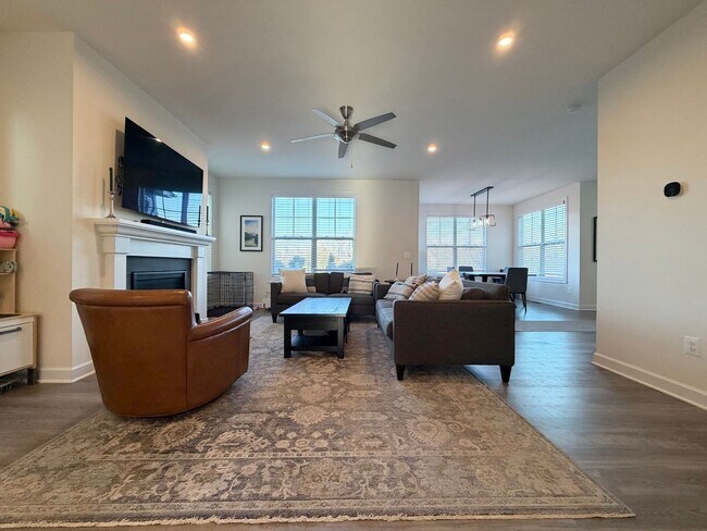 Building Photo - 1078 Delphi Ln