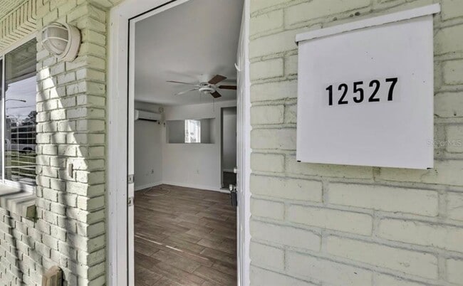 Building Photo - 12527 1st Isle