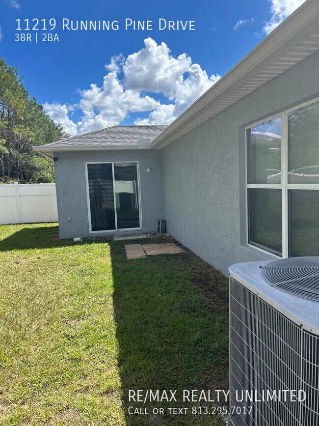 Building Photo - 11219 Running Pine Dr