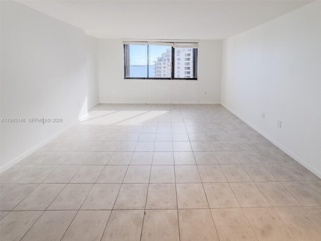 Building Photo - 540 Brickell Key Dr