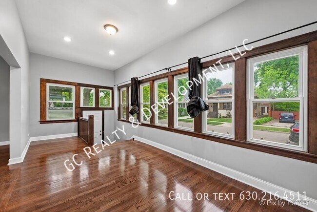 Building Photo - ***  1 / 2 MO FREE RENT / UPDATED 4 BDRM /...