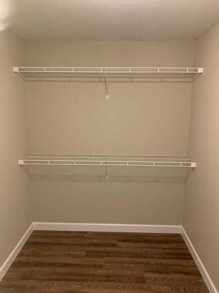 Building Photo - 5818 Executive Plaza Dr